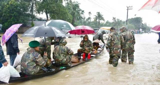  সিলেট-সুনামগঞ্জ বন্যার অবনতি  উদ্ধারে সেনাবাহিনী