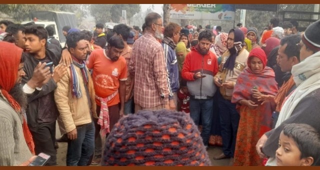 সড়ক দুর্ঘটনায় মেহেরপুরে স্কুল শিক্ষিকা নিহত,স্বামী-সন্তান আহত