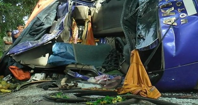  বাস ও পিকআপ সংঘর্ষে মাদারীপুরে দুইজন নিহত