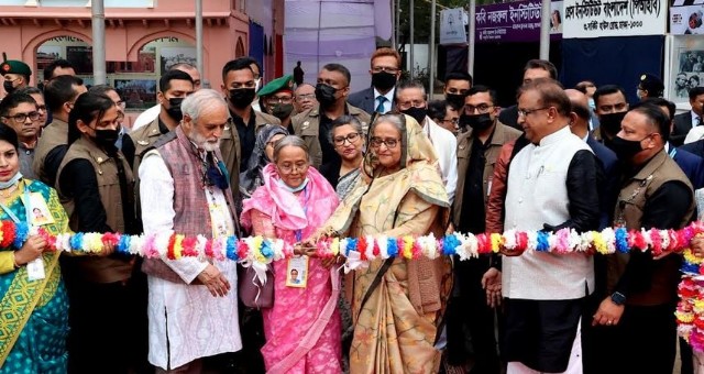 প্রধানমন্ত্রী মাসব্যাপী অমর একুশে গ্রন্থমেলার উদ্বোধন করলেন