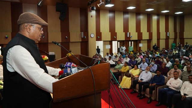 বিএনপি ও তার মিত্ররা পেছনে টেনে না ধরলে দেশ আরও এগিয়ে যেতো : তথ্যমন্ত্রী 