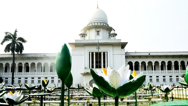 বেড়েই চলেছে আদালতে মামলার জট