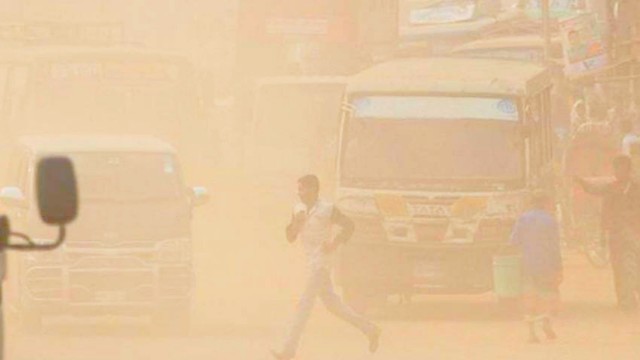 দূষিত শহরের তালিকায় শীর্ষে ঢাকা