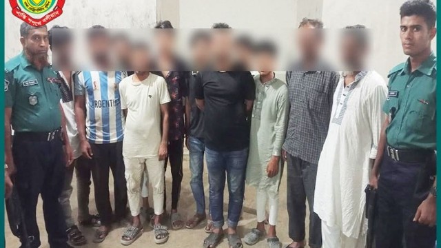 রাজধানীর হাজারীবাগে আওয়ামী লীগের আরও ১১ নেতাকর্মী গ্রেফতার
