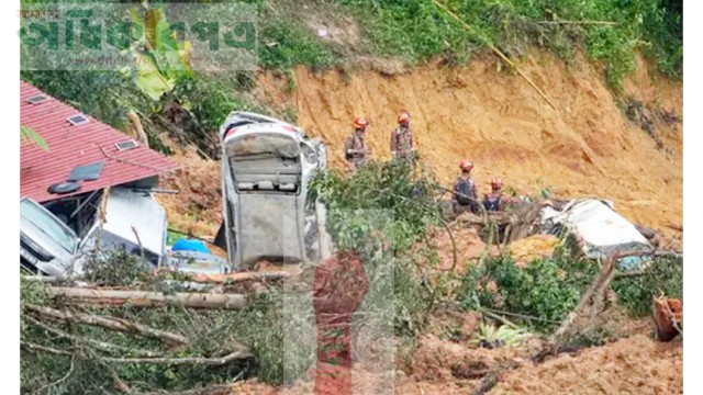 মালয়েশিয়ায় ভূমিধসে নিহত ১২