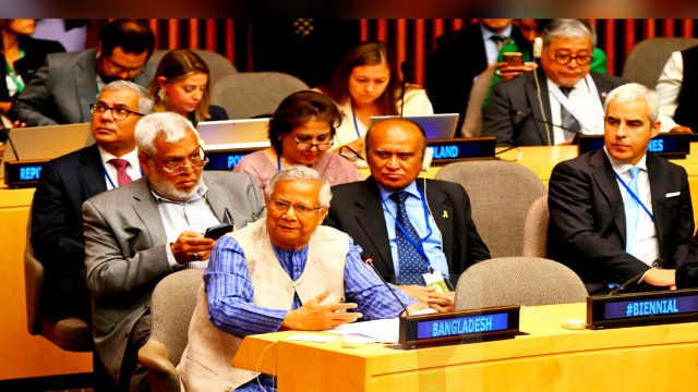 সমৃদ্ধ ও স্থিতিশীলতার অর্থনীতি গড়ে তুলতে বিশ্ব নেতাদের প্রতি অধ্যাপক ইউনূসের আহ্বান