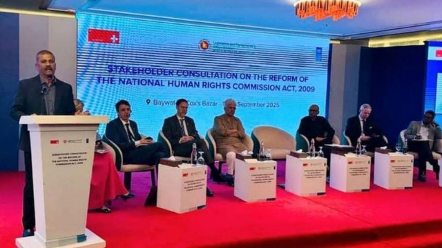 অন্তর্বর্তী সরকার মানবাধিকার রক্ষায় একটি মাইলফলক স্থাপন করে যেতে চায় : আইন উপদেষ্টা   